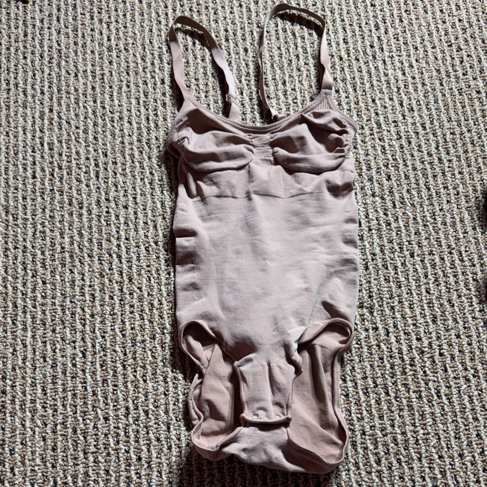 Skims clasp shapewear bodysuit